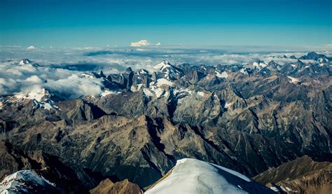 Summit Mount Elbrus (5,642m) solo, unguided – Run Across Nepal