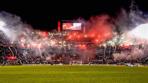 Foto Friday: The Fans of River Plate | FOOTY FAIR