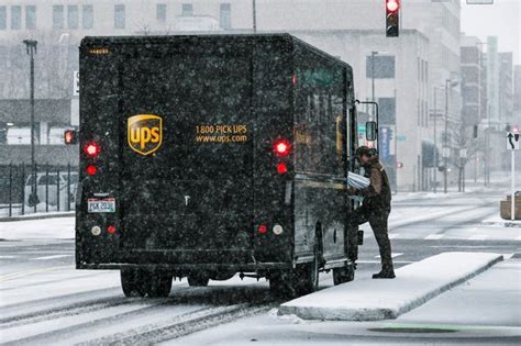 UPS and Teamsters Kick Off Contract Negotiations - WSJ