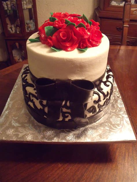 Red Roses Fondant - CakeCentral.com