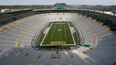 Packers win, but an empty Lambeau Field is just weird on game day