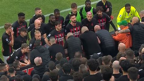 AC Milan stars receive dressing down from ultras as defeat leaves top ...