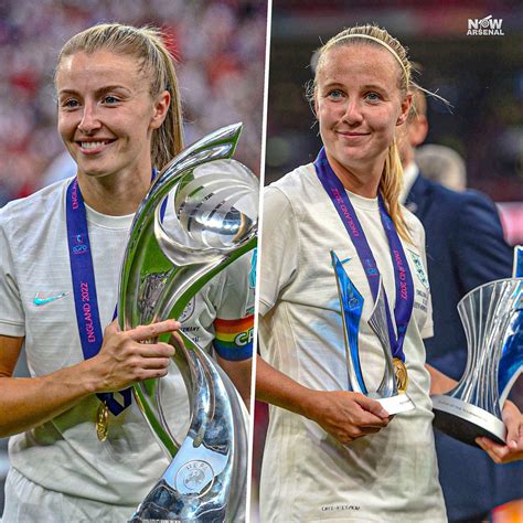 The Arsenal ladies took all the trophies home tonight 🥰 : Gunners