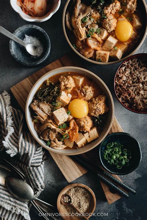 Kimchi Stew with Tofu and Meatballs - Omnivore's Cookbook