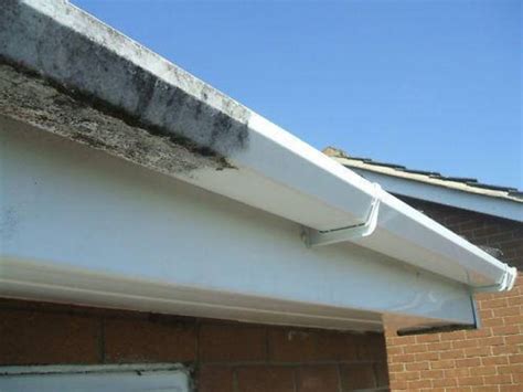 How to Spray Paint Gutters and Downspouts: Tips and Tricks - Dengarden