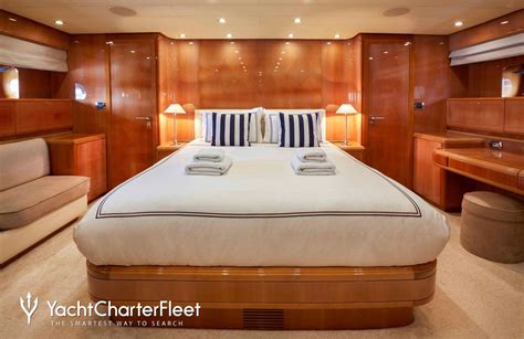 DREAM Yacht Photos - 27m Luxury Motor Yacht for Charter