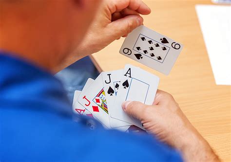 Learn Basic Rummy Rules and Strategies - Llibre Web