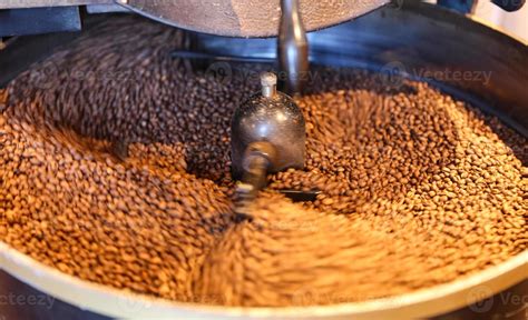 Green Coffee Beans Roasting 10295061 Stock Photo at Vecteezy