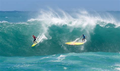 Watch Surfers in Hawaii Battle Some Ginormous Waves | TIME