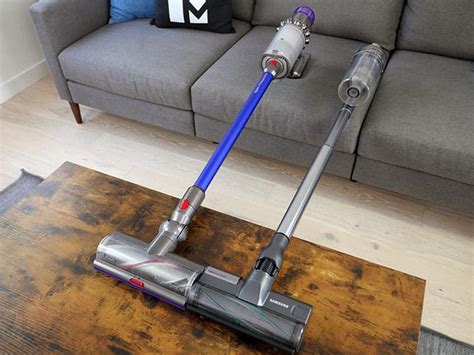 Samsung Jet 90 vs. Dyson V11 — Real Cleaning & Run Time Tests