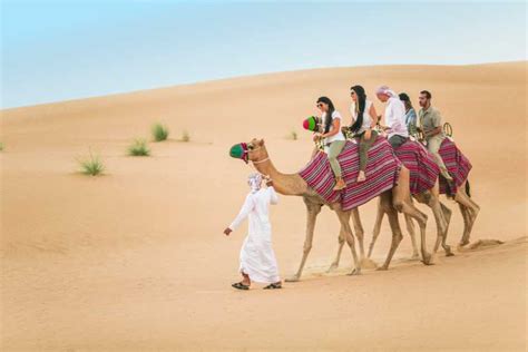 Dubai: Safari en el Desierto con paseo en camello | GetYourGuide