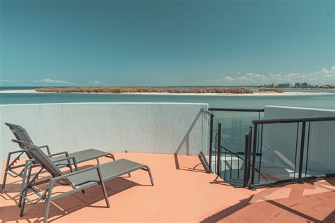 Executive 1 Bedroom Waterfront Rooftop - La Promenade Caloundra