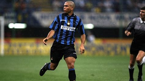 Há 20 anos, a Internazionale realizava o sonho de contratar Ronaldo e ...