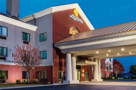 La Quinta Inn & Suites by Wyndham Loudon | Loudon, TN Hotels