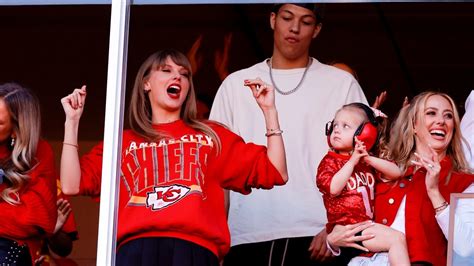 Taylor Swift, Brittany Mahomes & daughter - Arrowhead Stad… | Flickr