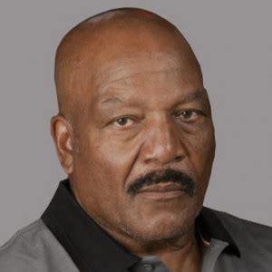 Jim Brown biography,personal life, married, divorce, career ( football / acting ), legal issues ...