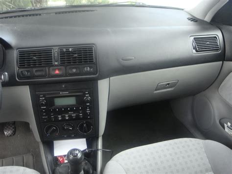 Volkswagen Golf 2002 Interior