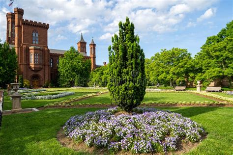 Smithsonian Castle with Garden View Editorial Stock Image - Image of ...