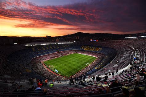 FC Barcelona Reaches Financing Deal for Stadium Revamp - Bloomberg