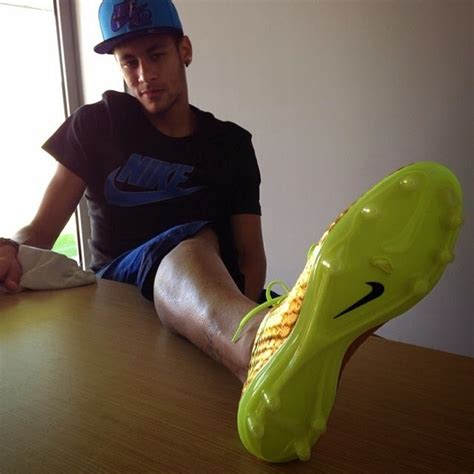 New shoes Neymar in World Cup Brazil 2014 ~ Fc Barcelona Photo