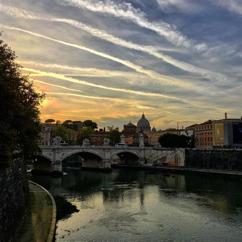 Sunset on the Tiber River, Roma 🇮🇹 #rome #italy #wanderlust #travel | Travel, Rome, Sunset