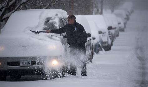 Pre-winter storm slams Southeast as hundreds of thousands lose power - CBS News