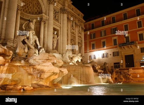 trevi fountain at night in rome Stock Photo - Alamy