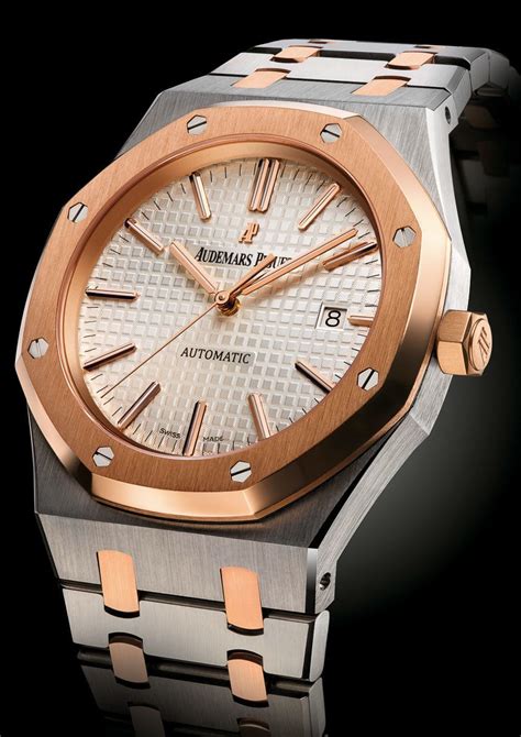 Audemars Piguet Royal Oak 15400SR Two-Tone Watch Hands-On | aBlogtoWatch