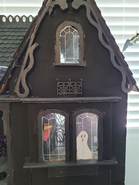 How to Make a DIY Haunted Dollhouse - Splendry