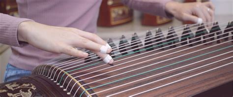 Guzheng Lessons Singapore | Learn to Play the Chinese Zither