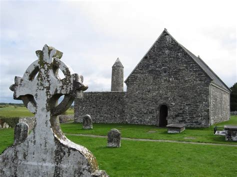 Clonmacnoise Monastery, Ireland Roadtrip Must | One Girl, Whole World