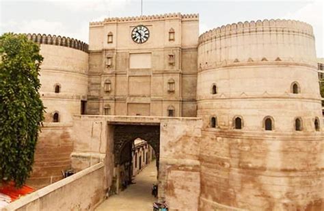 17 Best Tourist Places to Visit in Ahmedabad, Gujarat | FabHotels.com