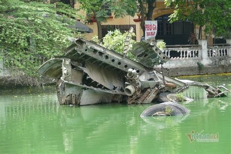 Untold stories about wreckage of a B52 bomber in Hanoi’s lake