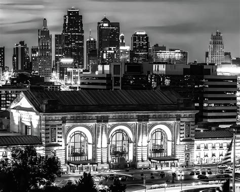 Kansas City Skyline And Union Station At Dusk in Black and White ...