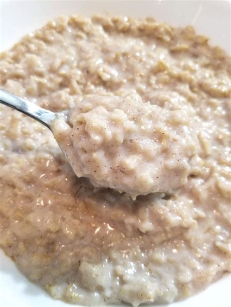 Perfect Oatmeal Porridge For Breakfast - Stove Top Oatmeal