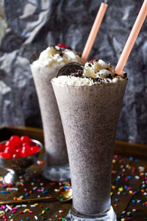 Oreo Milkshake Recipe | FalasteeniFoodie