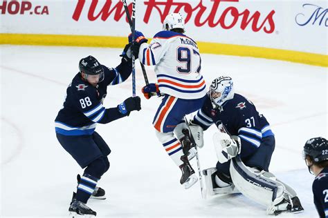 Leon Draisaitl, Oilers ground Jets for 4th straight win | Reuters