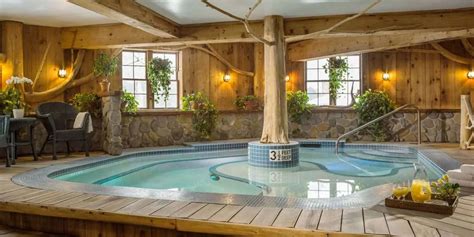 Heated Indoor Pool, Heated Outdoor Pool, Sauna and Hot Tub - Mirror Lake Inn