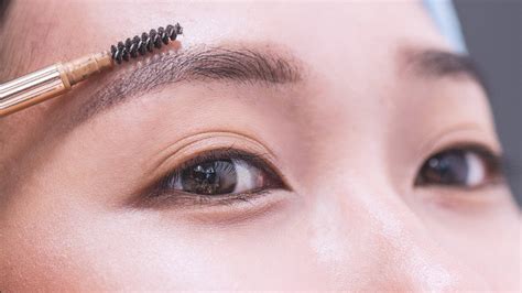 The Best Eyebrow Products To Fill In, Thicken Sparse Kilay