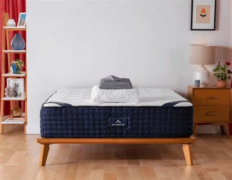 DreamCloud Mattress Review: Are There Any Best Choices Under $1,000? - Lully Sleep