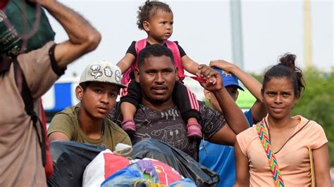 Venezuela People : Nearly A Million Children Left Behind In Venezuela As Parents Migrate The New ...