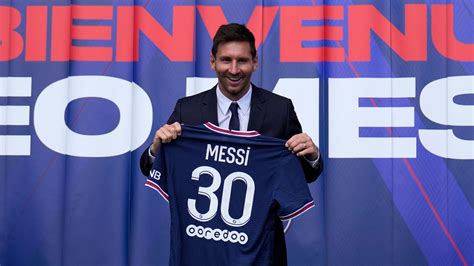 Lionel Messi’s PSG kit takes just 30 Minutes to Sell Out - Ryan Babel