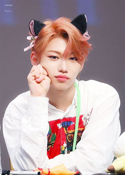 Lee Felix Freckles - Stray Kids (@realstraykids) • Fotos Y Videos De Instagram In 2020 | zapzee