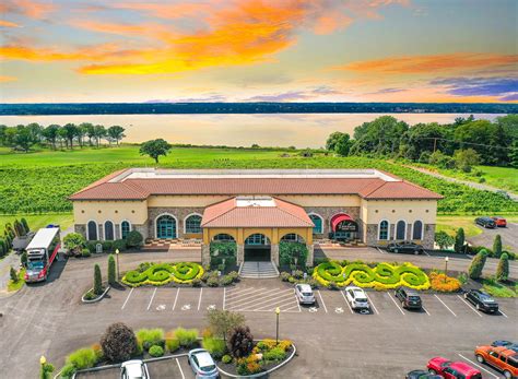 Ventosa Vineyards honored with wedding industry awards | Fingerlakes1.com