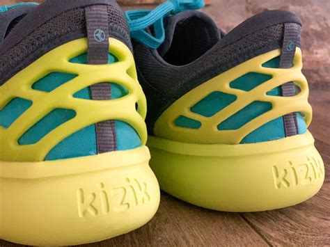 Kizik Shoes – The Easiest Sneaker You’ll Ever Put On! | Emily Reviews