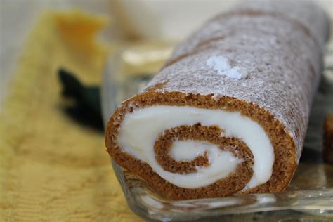 Pumpkin Log Roll | Desserts, Pumpkin log recipe, Food