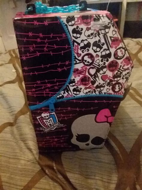 Monster High Doll Case! : r/MonsterHigh