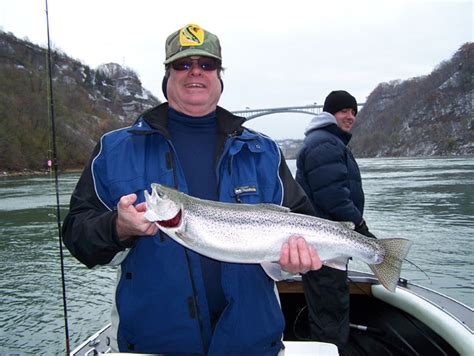 Niagara Fishing Adventures offers you a range of fishing