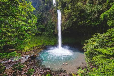 Hiking to La Fortuna Waterfall: What to Know!