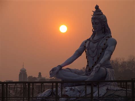 Shiva meditating at sunset [3264×2448] : pics